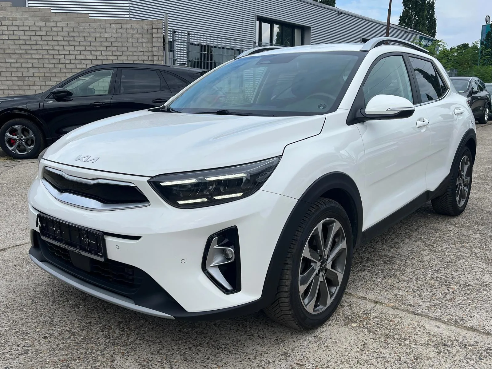 Kia Stonic (2023) — foto 1