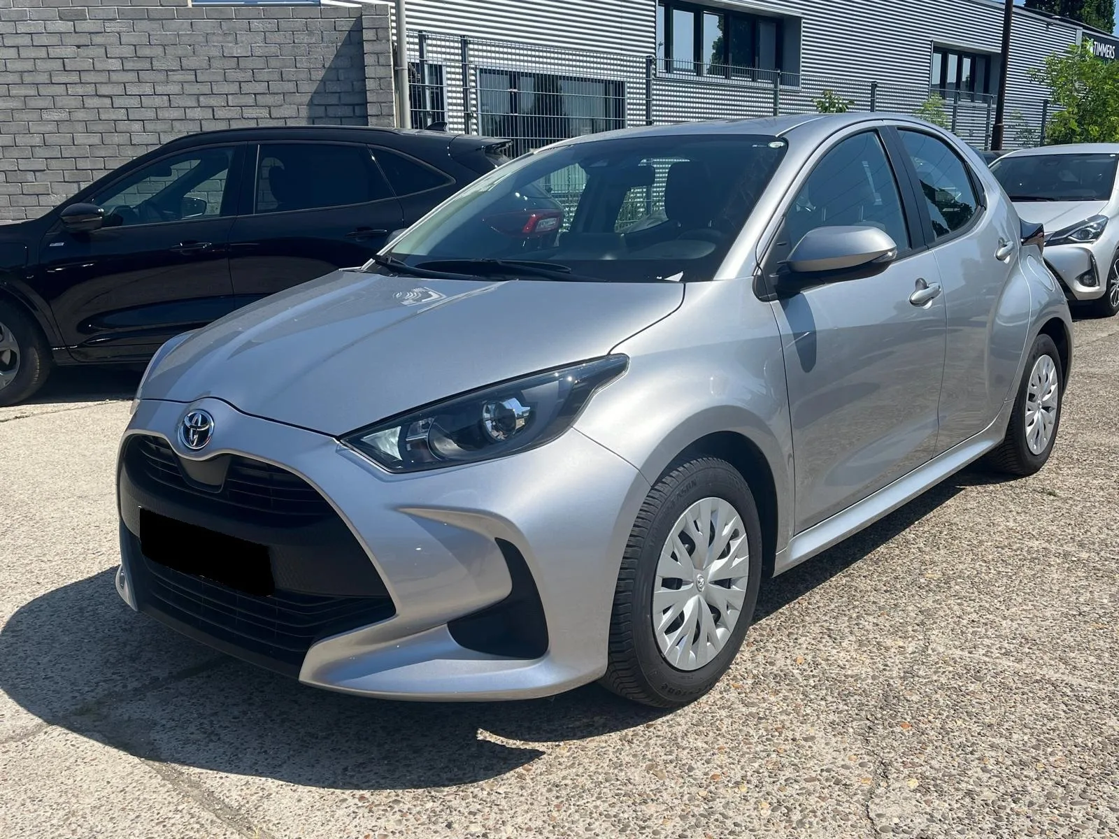 Toyota Yaris (2023) — foto 1