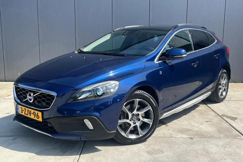 Volvo V40 Cross Country (2015)