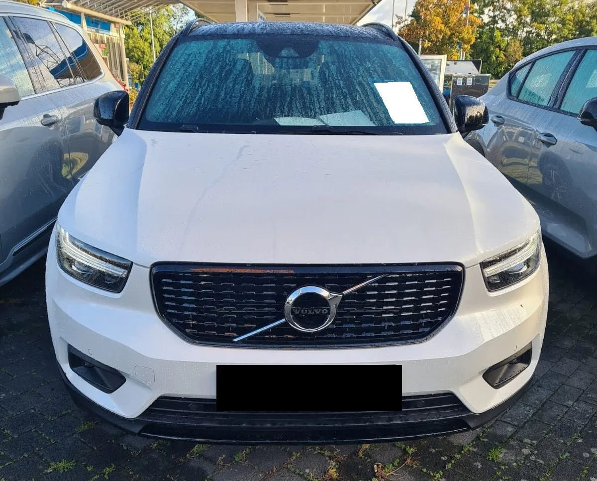 Volvo XC40 (2021) — foto 1