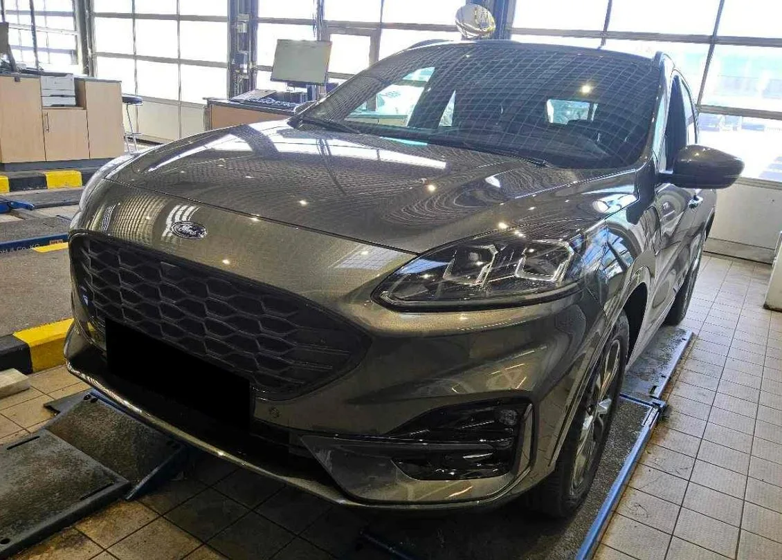 Ford Kuga (2022) — foto 1