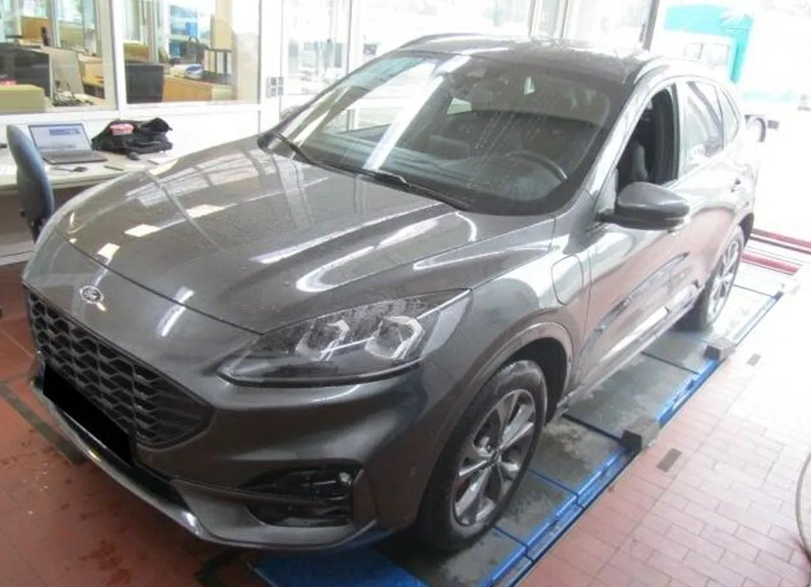 Ford Kuga (2023) — foto 1