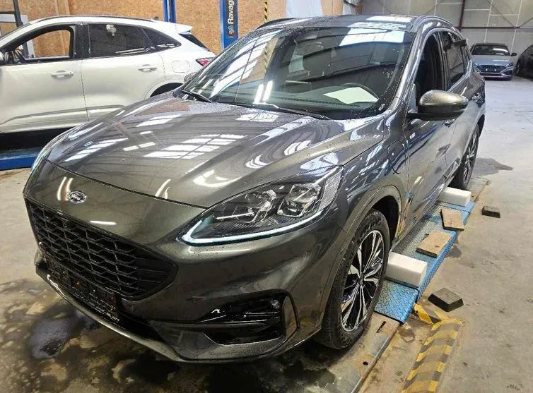 Ford Kuga (2023) — foto 1