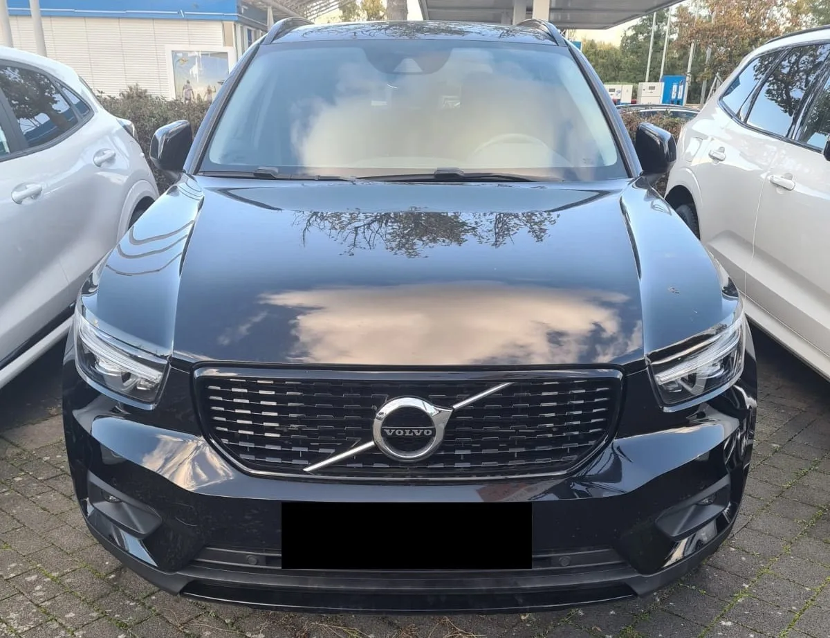 Volvo XC40 (2021) — foto 1