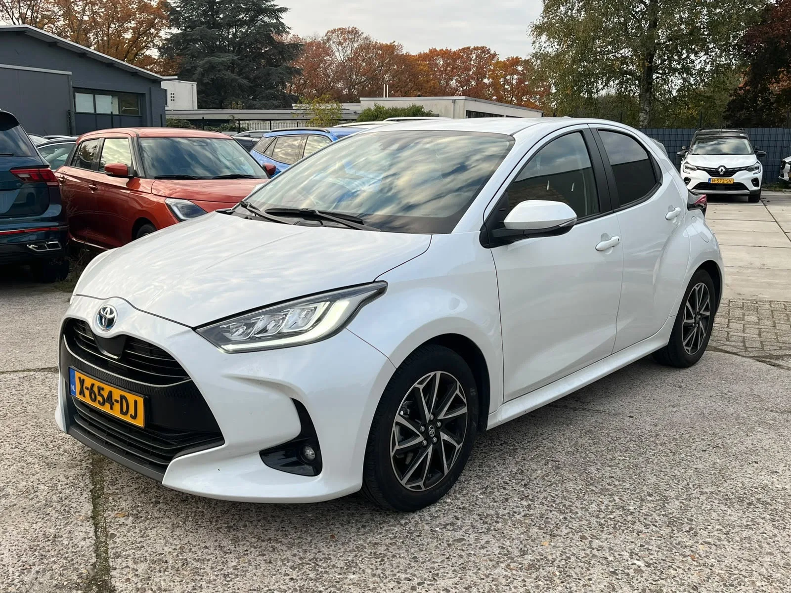 Toyota Yaris (2023) — foto 1