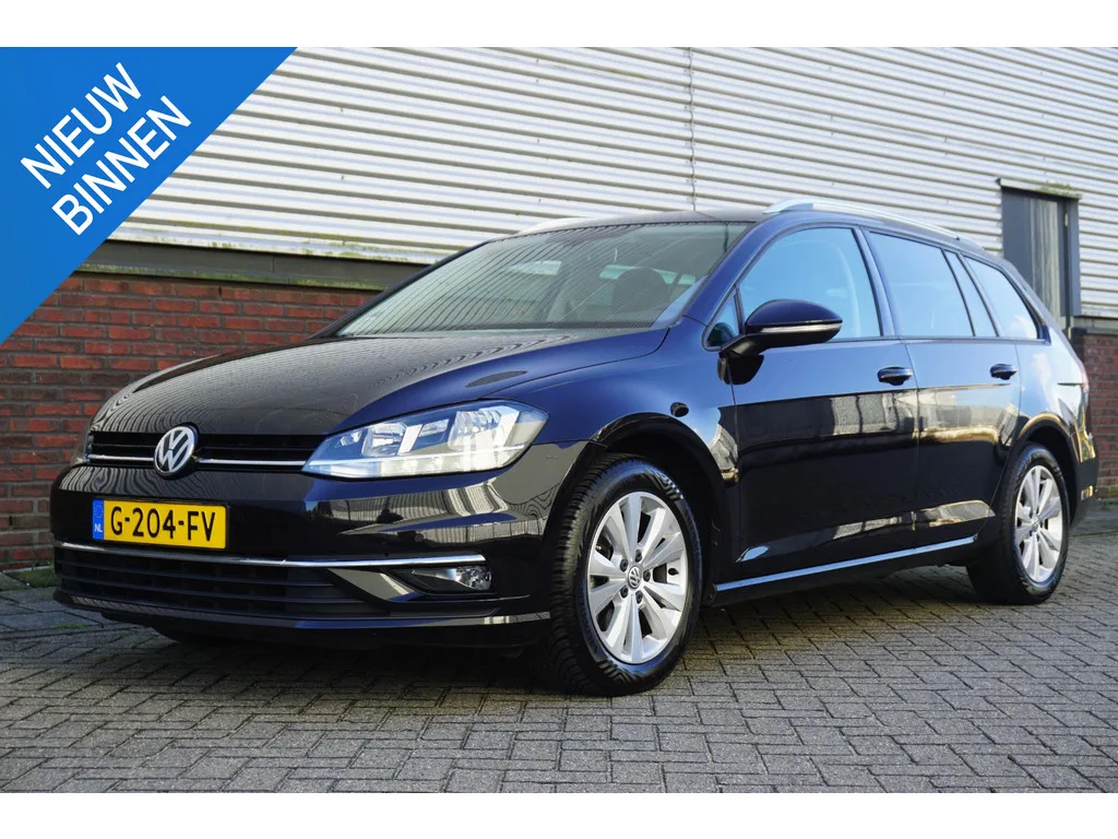 Volkswagen Golf (2019) — foto 1