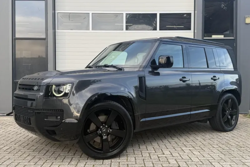 Land Rover Defender (2023)