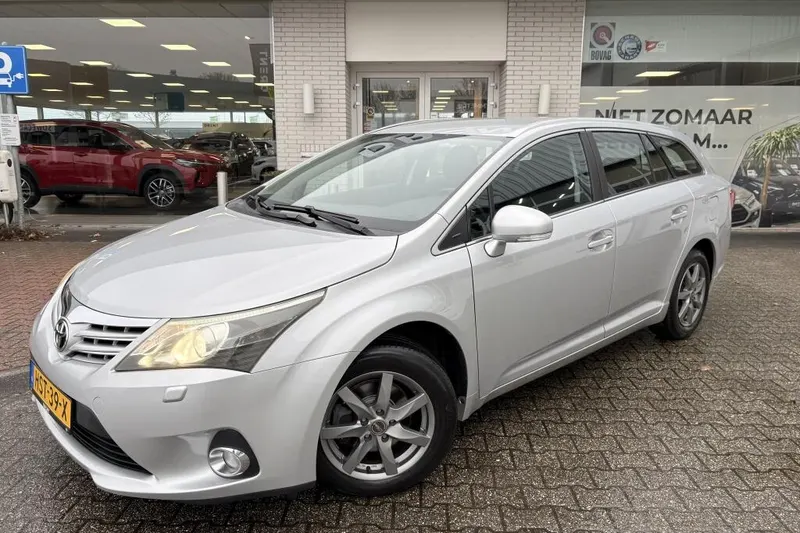 Toyota Avensis (2013)