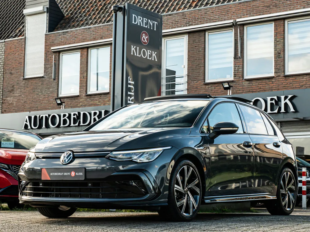 Volkswagen Golf (2024) — foto 1