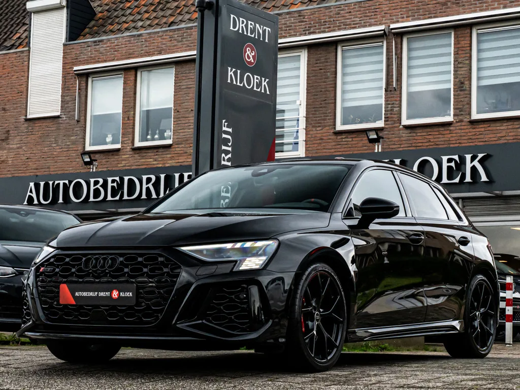 Audi RS 3 Sportback (2022) — foto 1