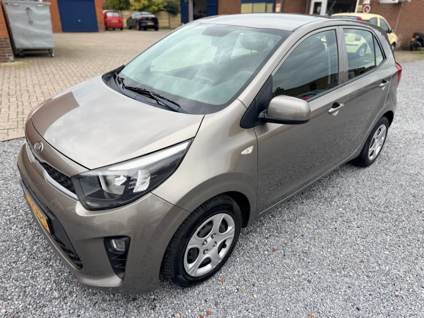 Kia Picanto (2018) — foto 1