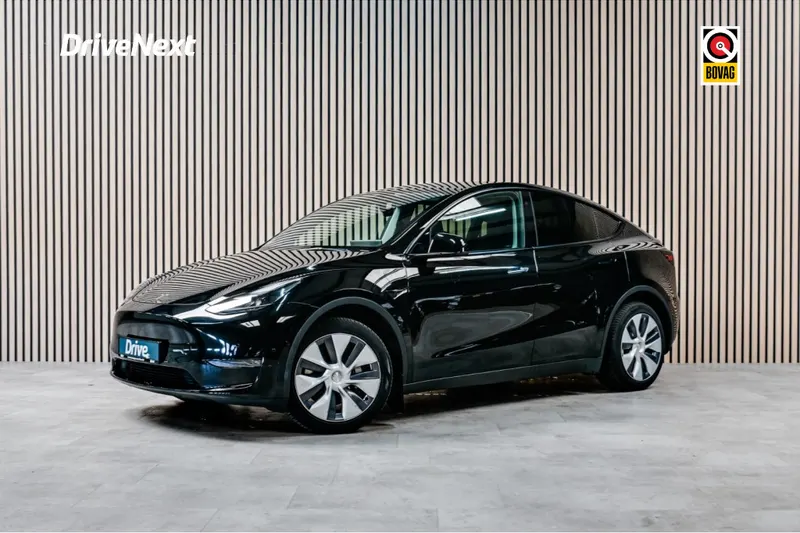 Tesla Model Y (0)