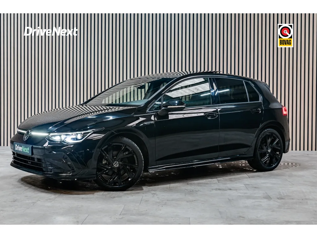 Volkswagen Golf (2024) — foto 1