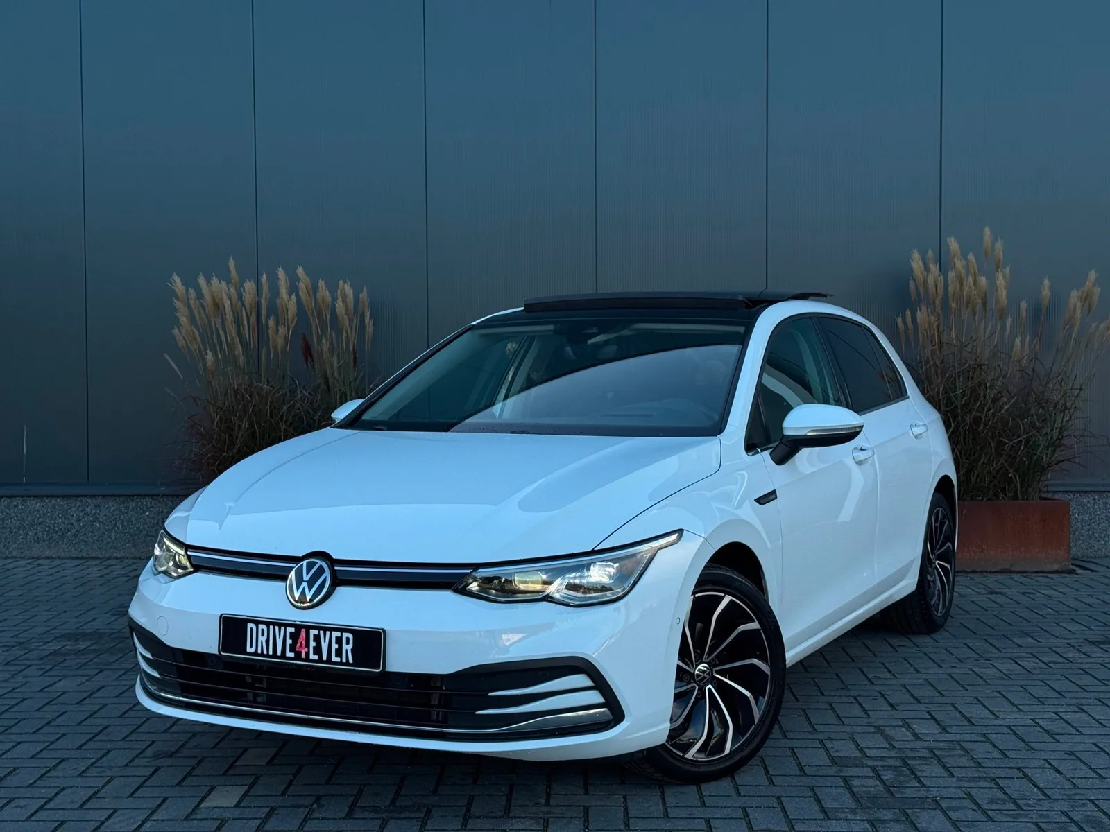 Volkswagen Golf (2020) — foto 1