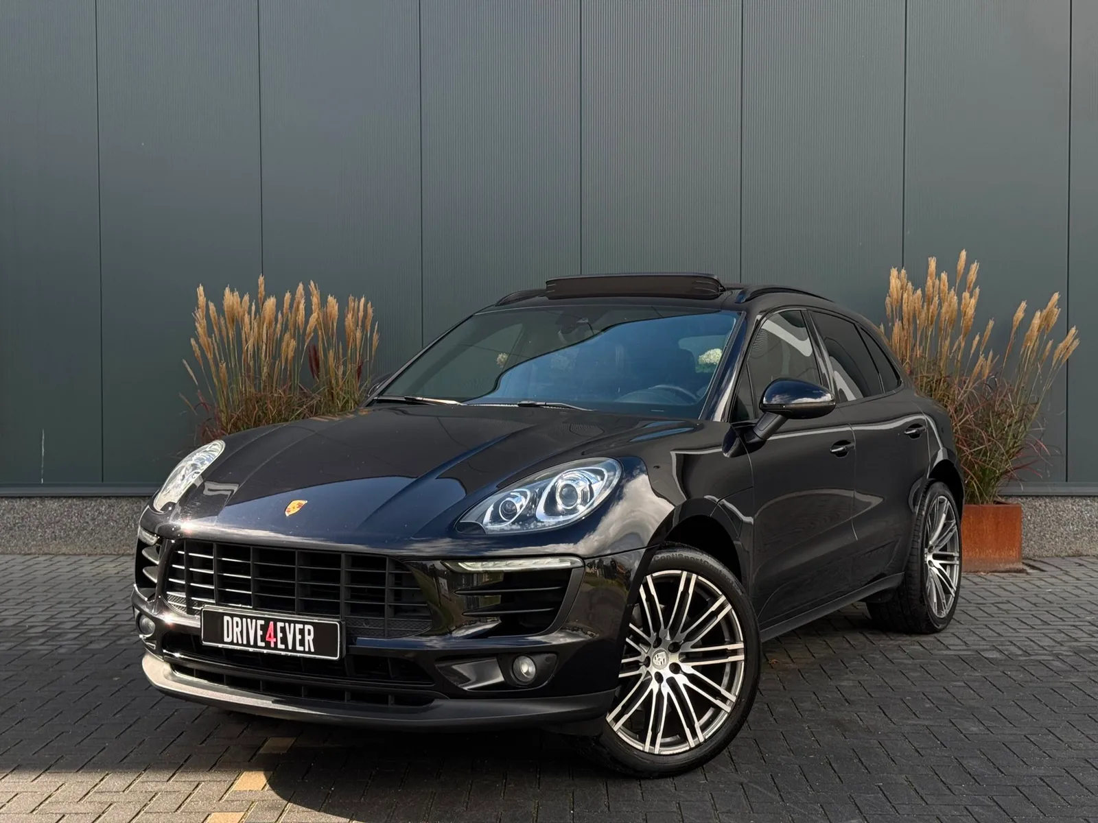Porsche Macan (2017) — foto 1