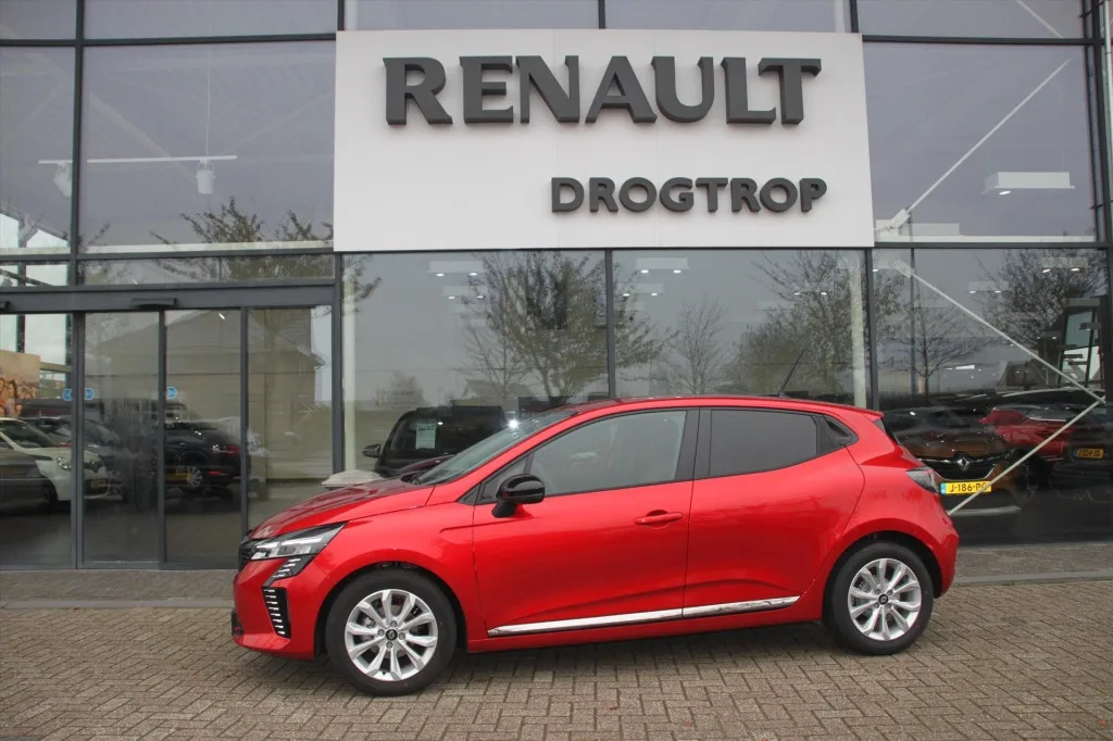 Renault Clio (2024) — foto 1