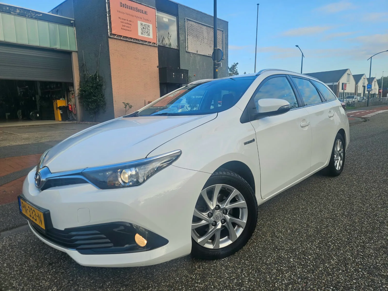 Toyota Auris (2017) — foto 1