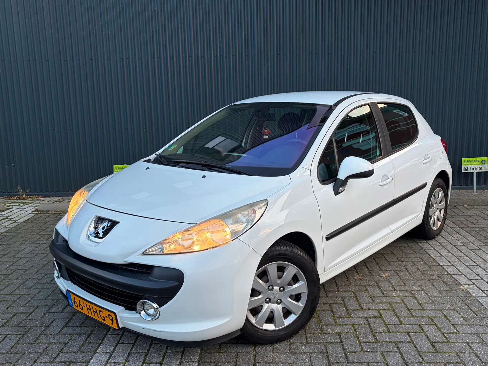 Peugeot 207 (2008) — foto 1