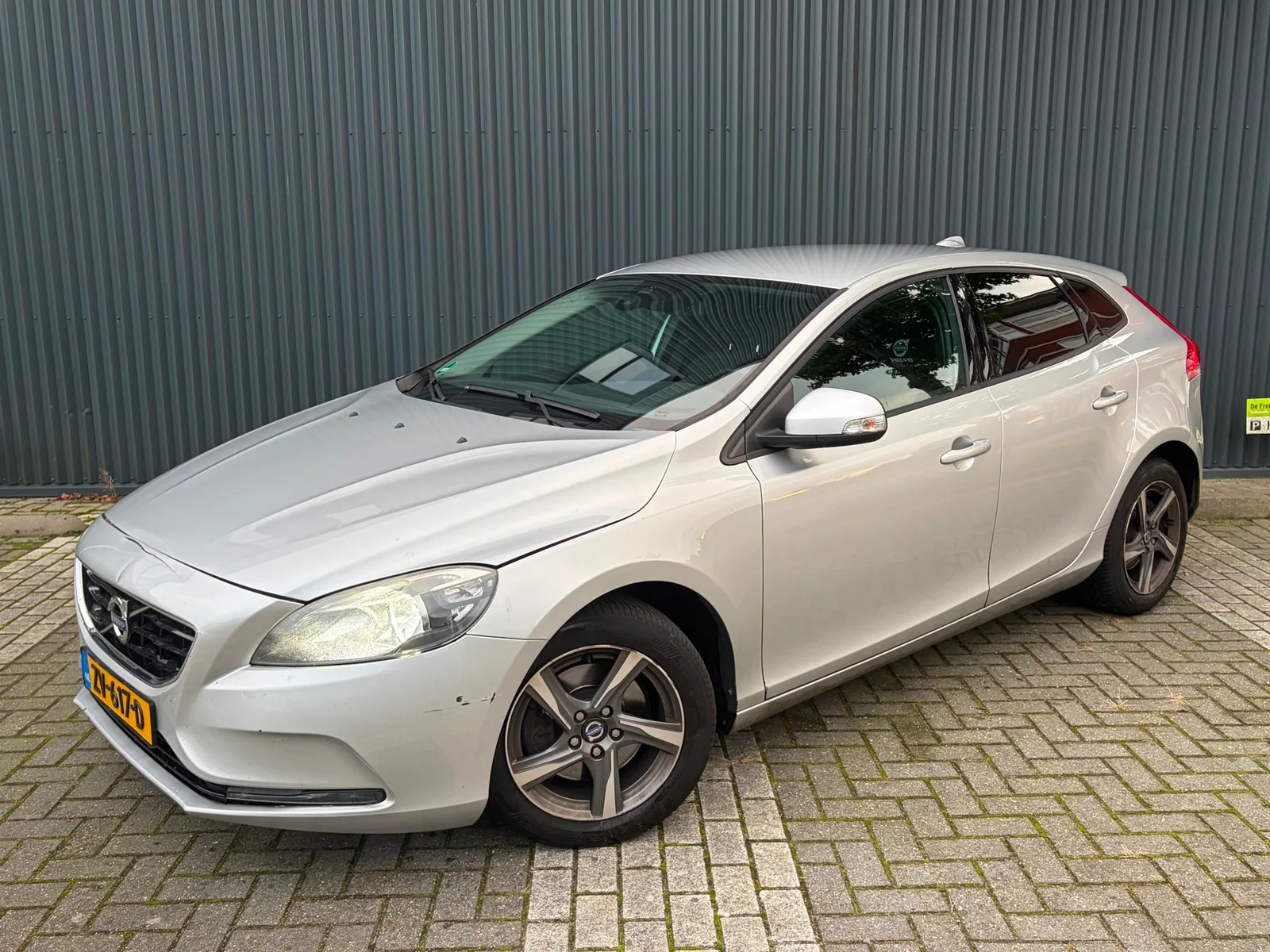 Volvo V40 (2015) — foto 1