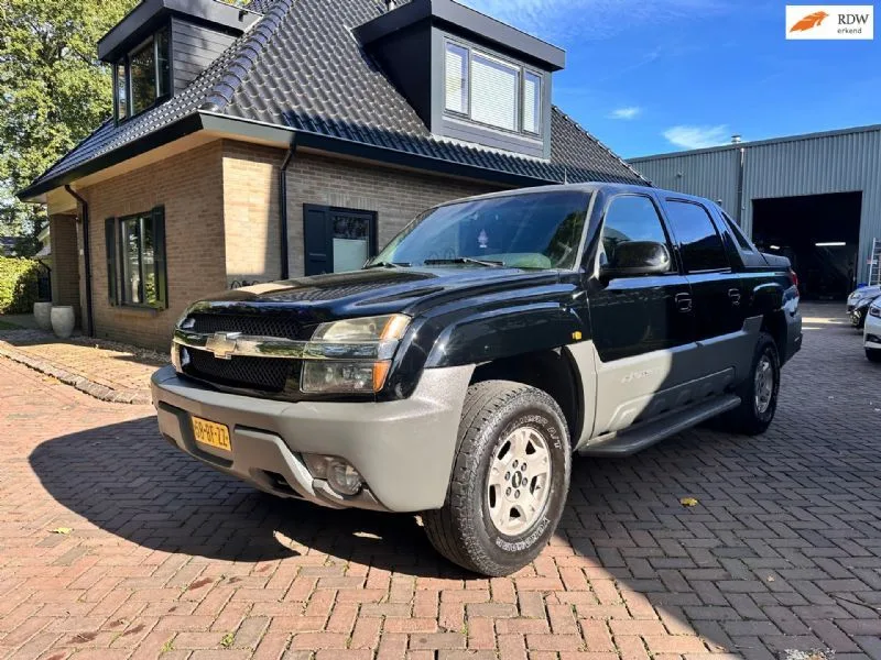 Chevrolet Avalanche (2002) — foto 1
