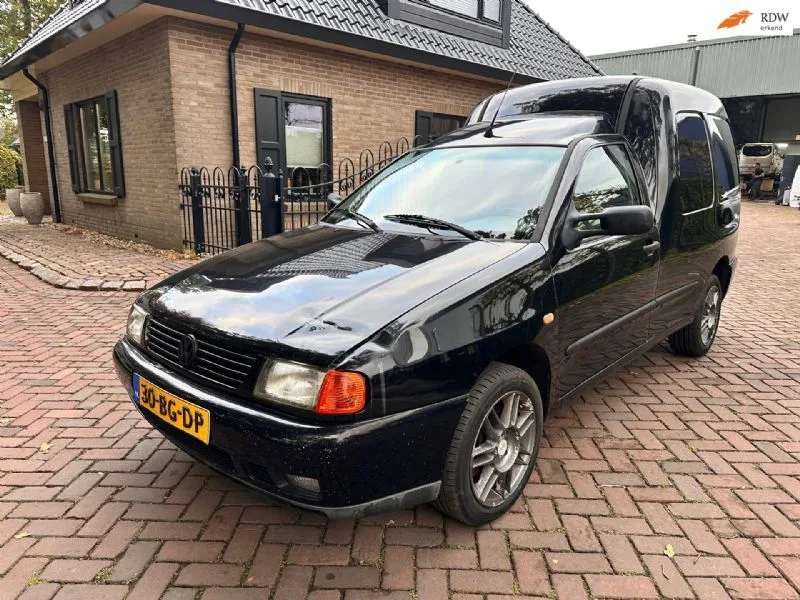 Volkswagen Caddy (2002) — foto 1