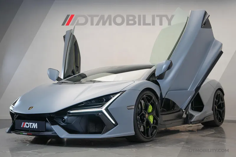 Lamborghini Revuelto (2024)