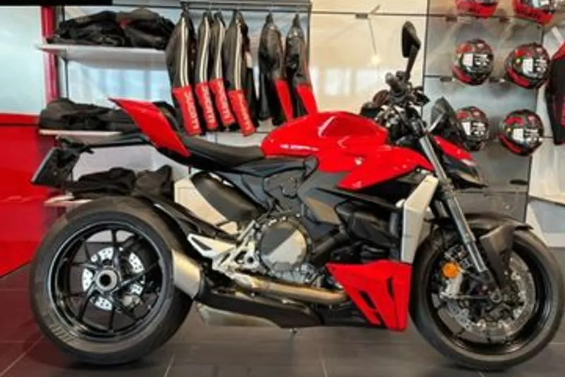 Ducati Streetfighter V2 (2024)