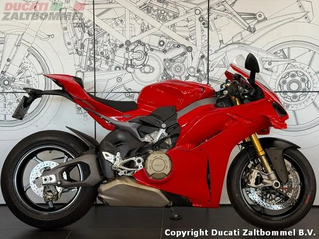 Ducati Panigale V4S (2025) — foto 1