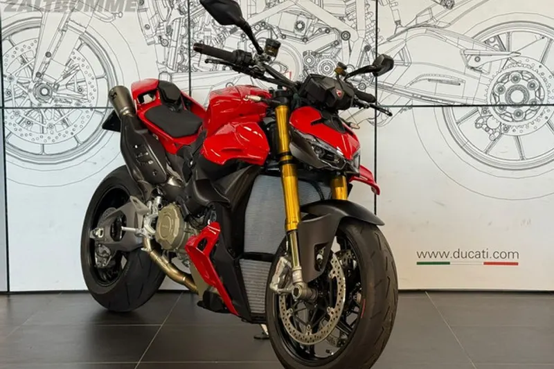 Ducati Streetfighter V4S (2025)