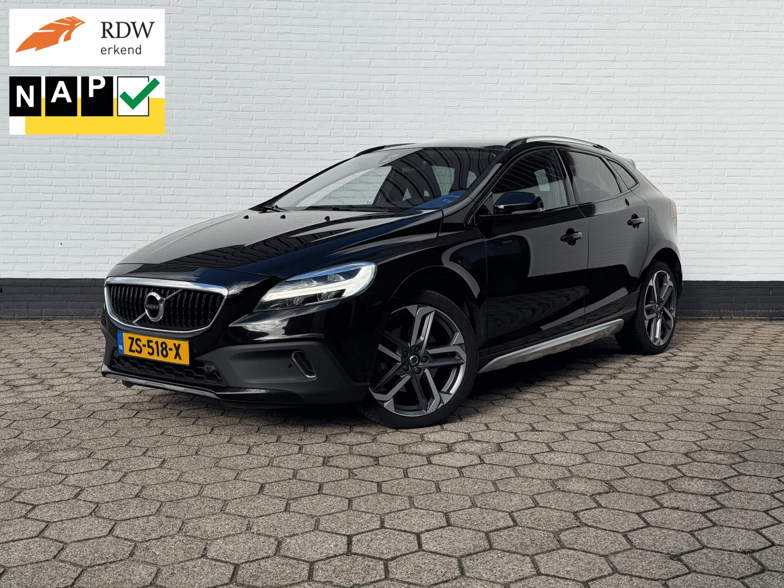 Volvo V40 Cross Country (2019) — foto 1