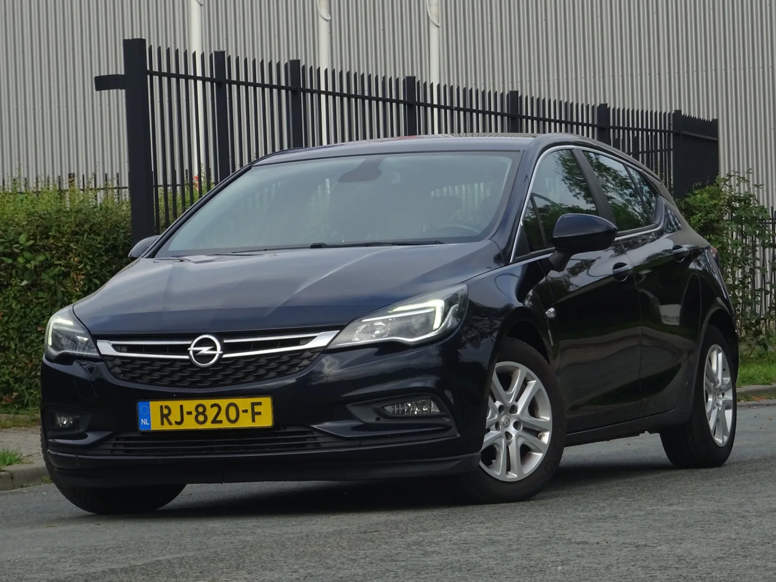 Opel Astra (2017) — foto 1