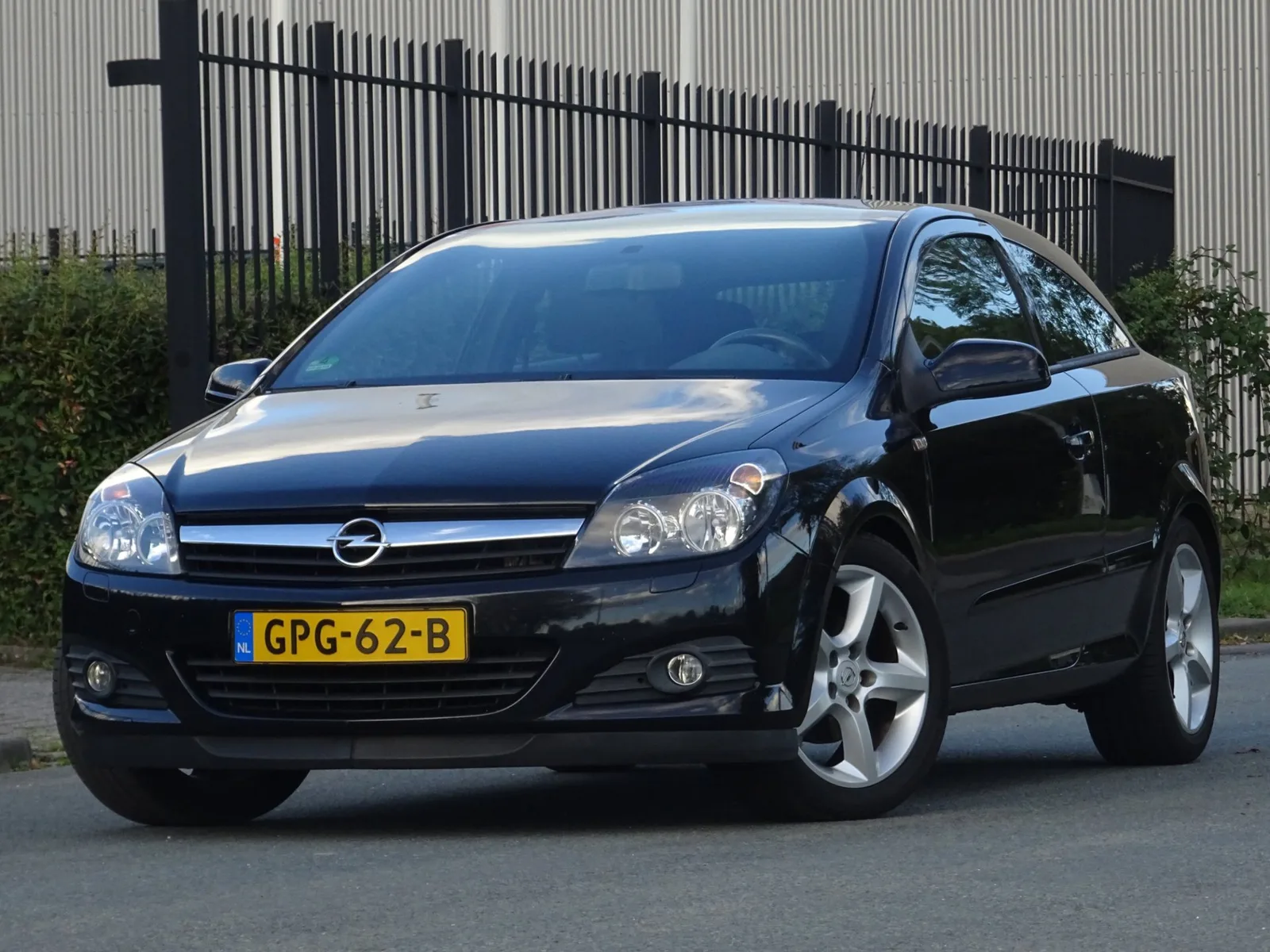 Opel Astra (2006) — foto 1
