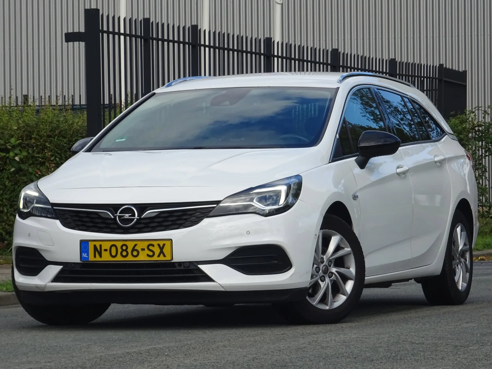 Opel Astra (2021) — foto 1
