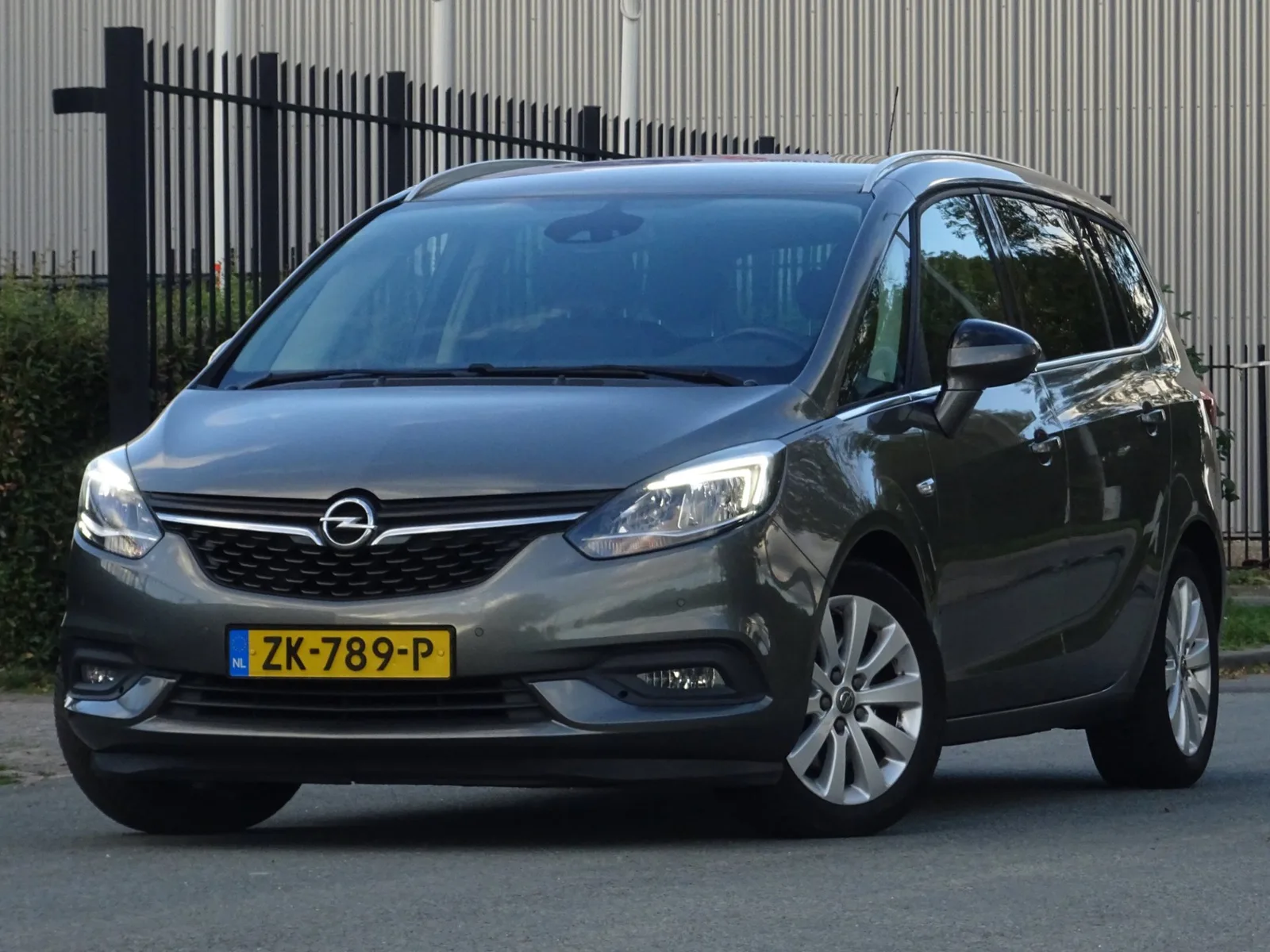 Opel Zafira (2019) — foto 1