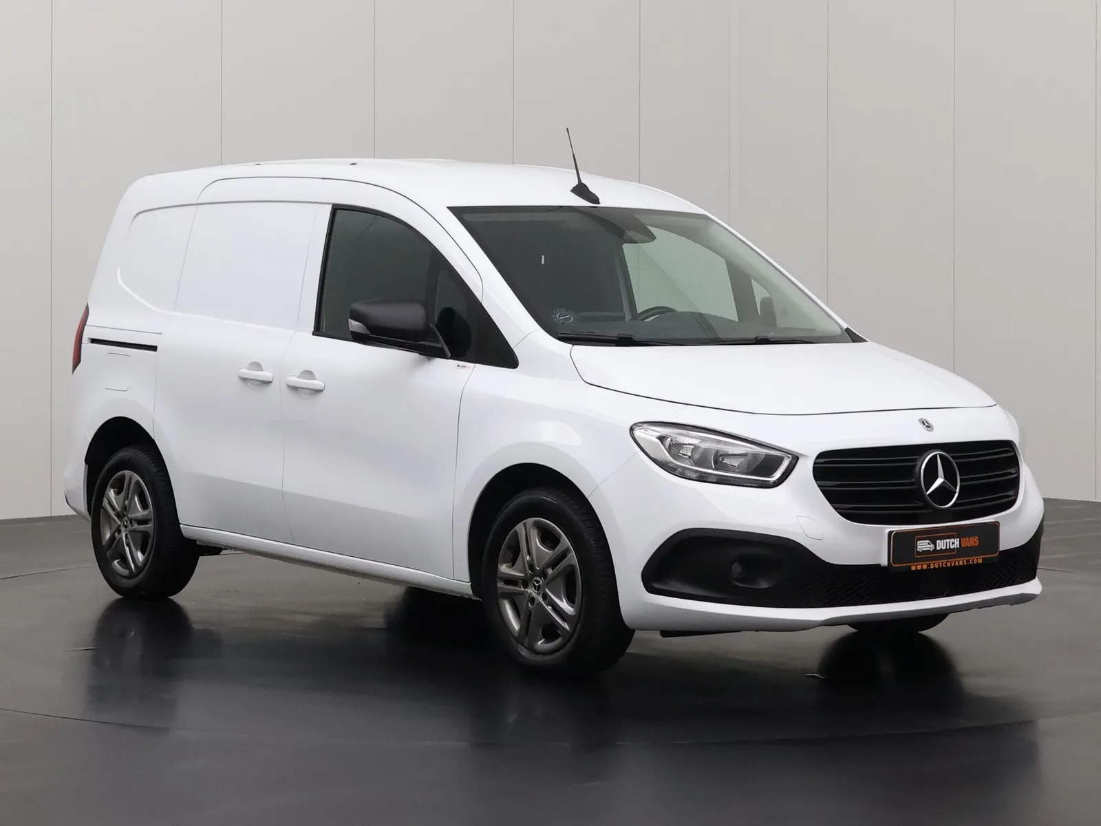 Mercedes-Benz Citan (2023) — foto 1