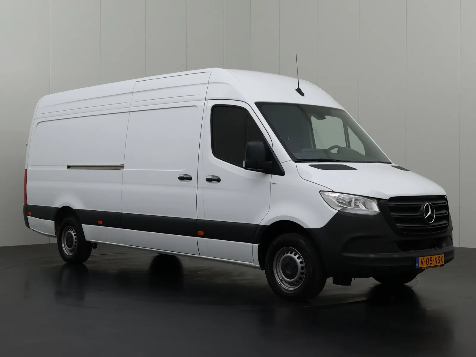 Mercedes-Benz Sprinter (2024) — foto 1
