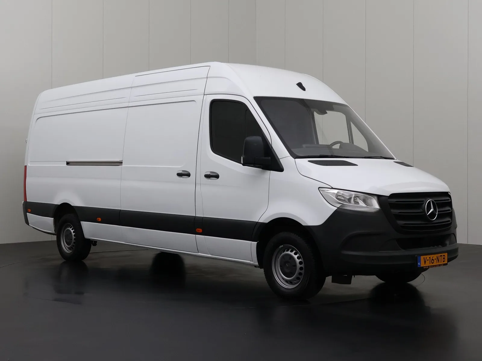 Mercedes-Benz Sprinter (2024) — foto 1