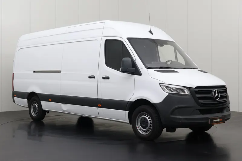 Mercedes-Benz Sprinter (2023)