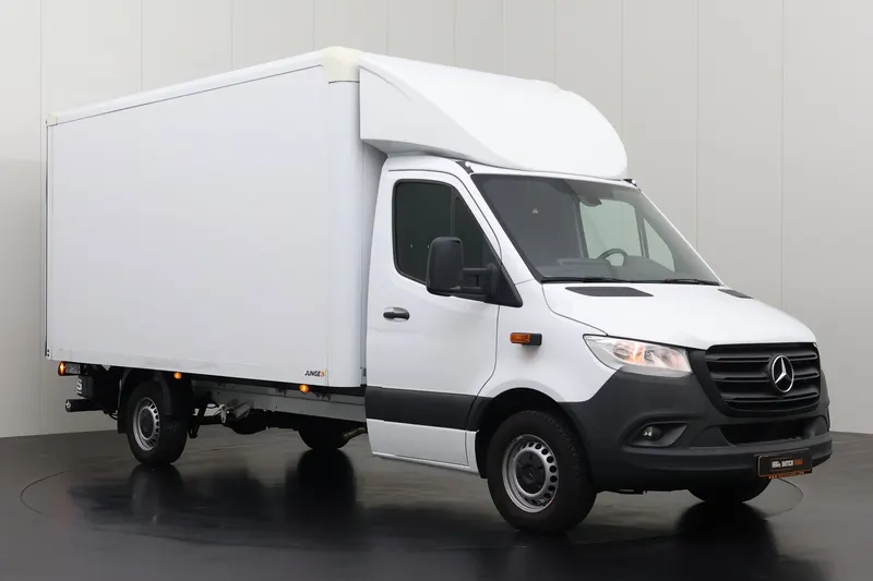 Mercedes-Benz Sprinter (2023)
