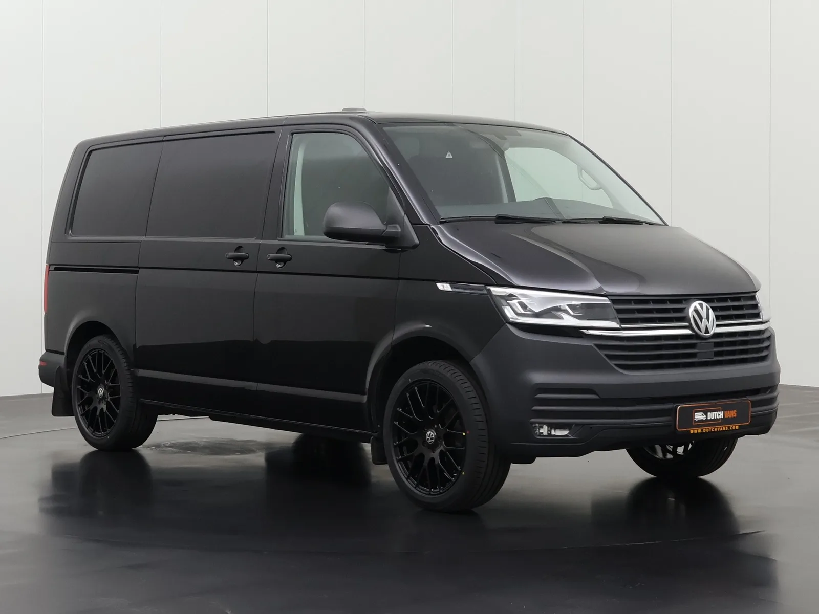 Volkswagen Transporter (2022) — foto 1
