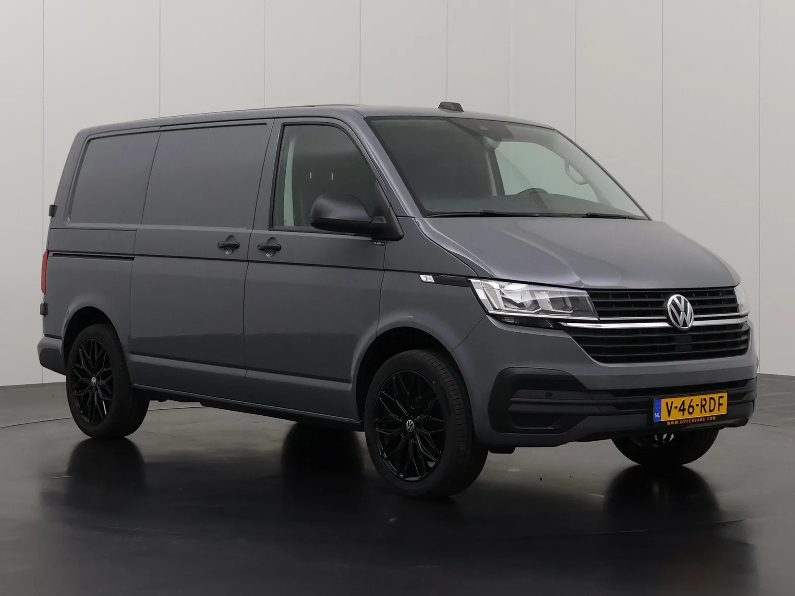 Volkswagen Transporter (2022) — foto 1