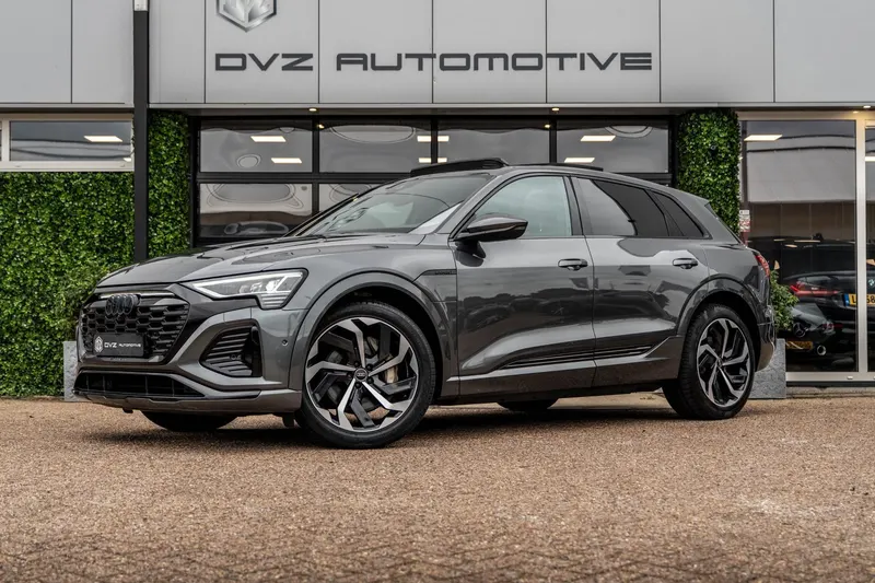 Audi Q8 e-tron (2023)