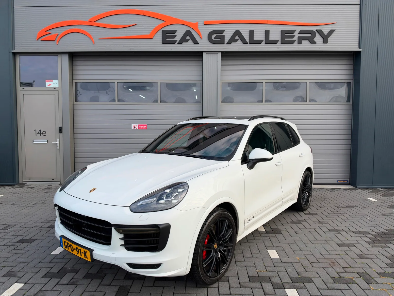 Porsche Cayenne (2015) — foto 1