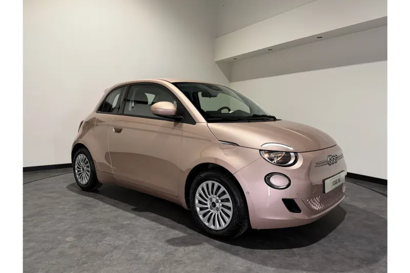 Fiat 500 (2024)