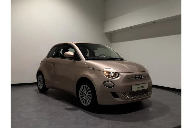 Fiat 500 (2024)