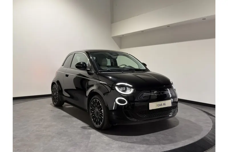 Fiat 500 (2024)