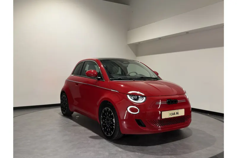 Fiat 500 (2024)