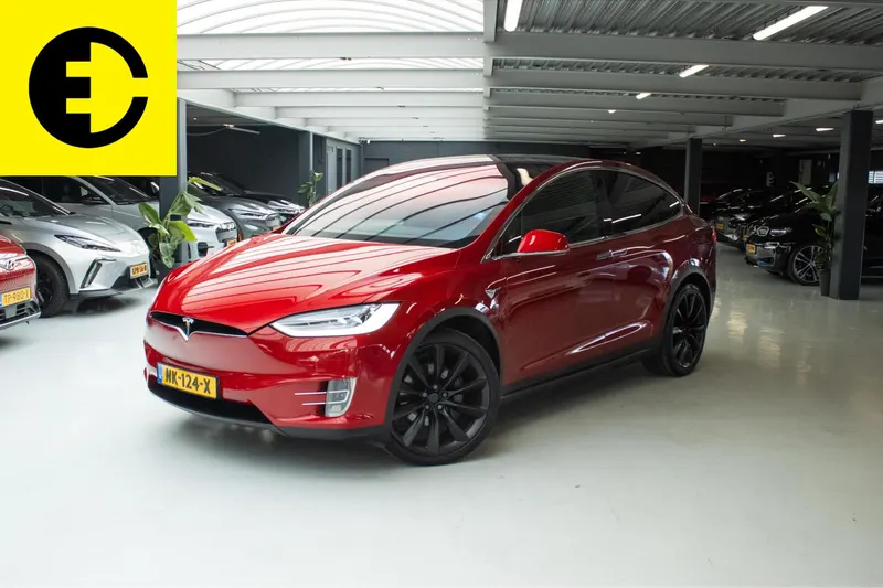 Tesla Model X (2017)