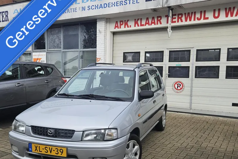 Mazda Demio (1999)