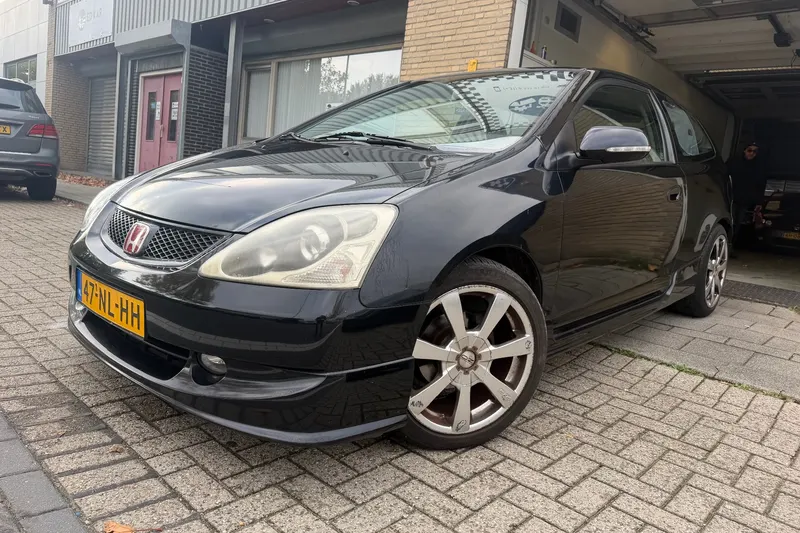 Honda Civic (2004)